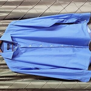 EUC- Bugatchi Men’s Super Fine Cotton Dress Shirt w/Contrasting Cuff